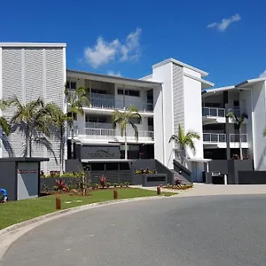 Harbour Cove ***** Airlie Beach